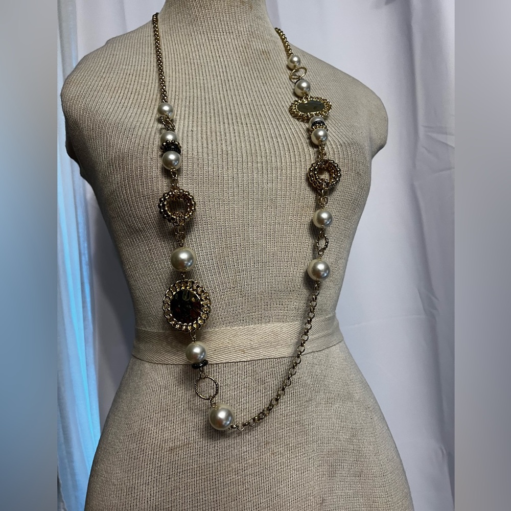 Chicos Long Faux-Pearl Single-Strand Gold Tone Statement Necklace Perfect Cond